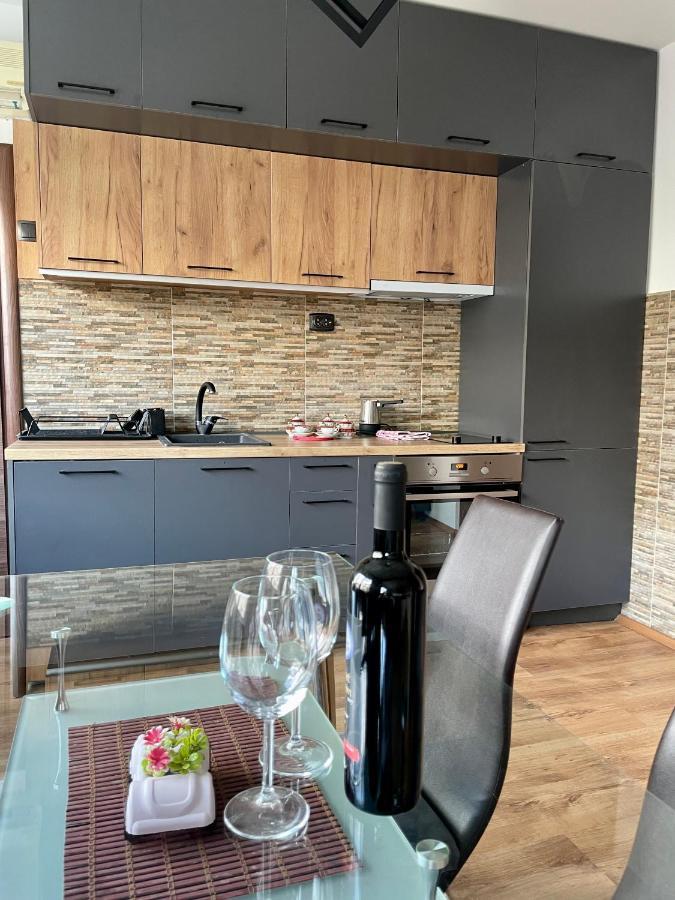 Luxury City Center Apartment Skopje Exteriör bild