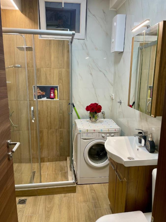 Luxury City Center Apartment Skopje Exteriör bild