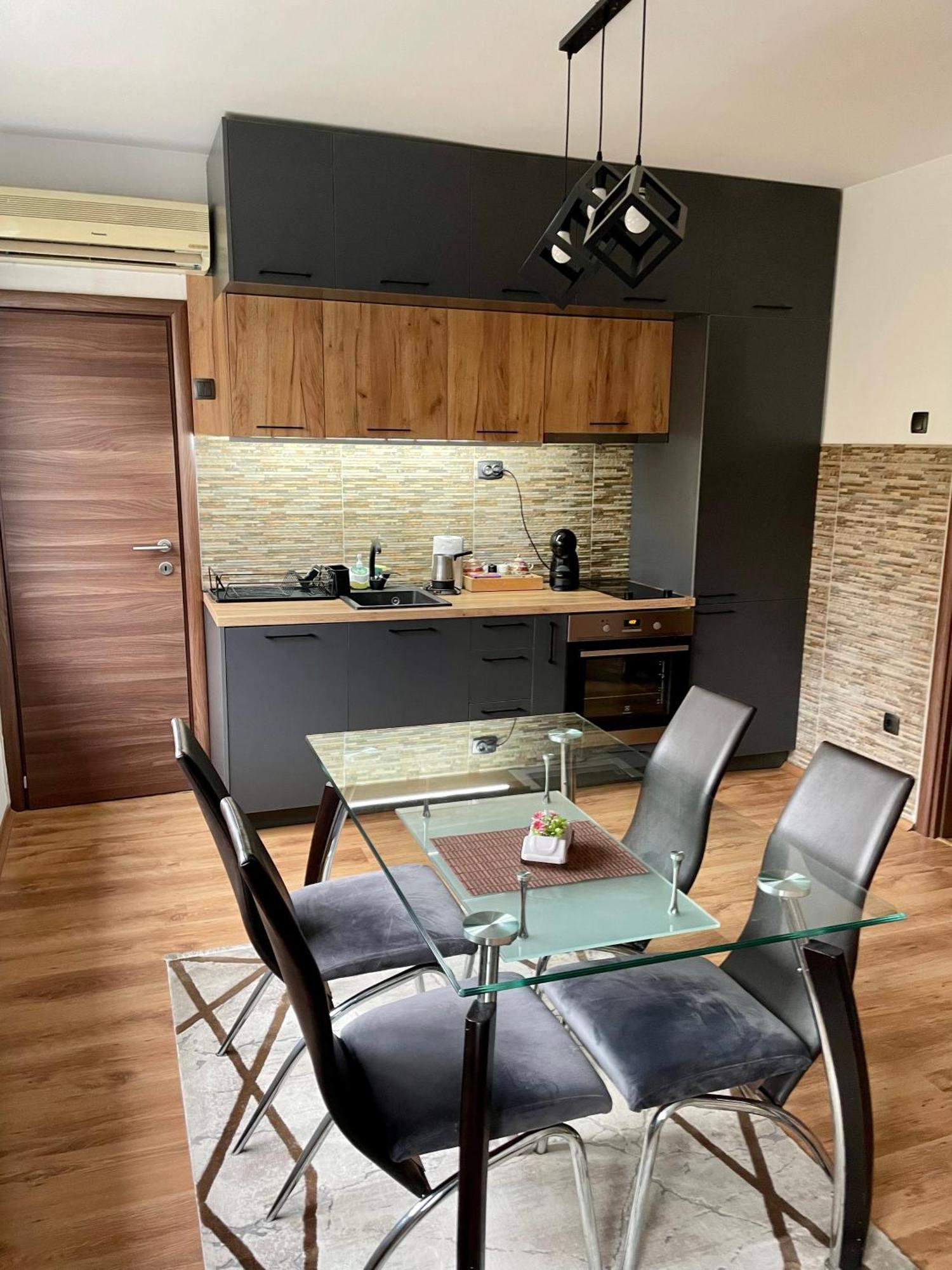 Luxury City Center Apartment Skopje Exteriör bild